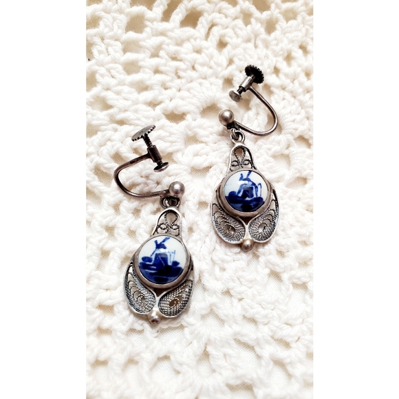 Vintage Mid-century Delft Ceramic 835 Sterling Silver Filigree Earrings - Picture 4 of 8